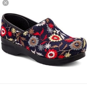 Dansko Felt Pro Clogs in Navy Blue Size 38